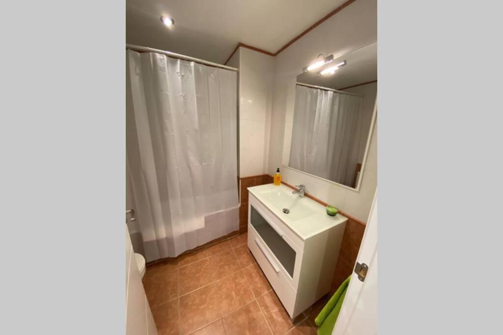 Apartamento Completo Muy Cerca Del Centro Ideal Para Familias Con Piscina Figueres  Dış mekan fotoğraf